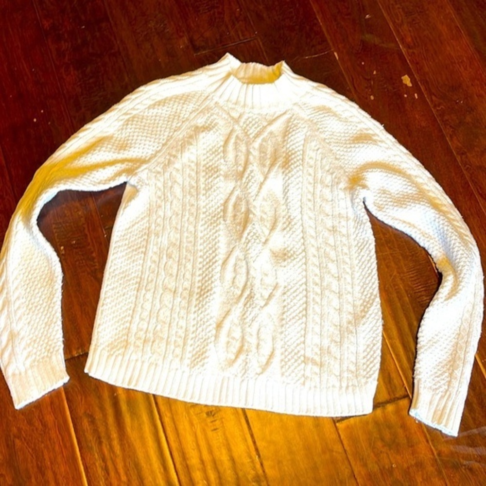 Abercrombie & Fitch cable knit detailed sweater cream color sz S high neckline